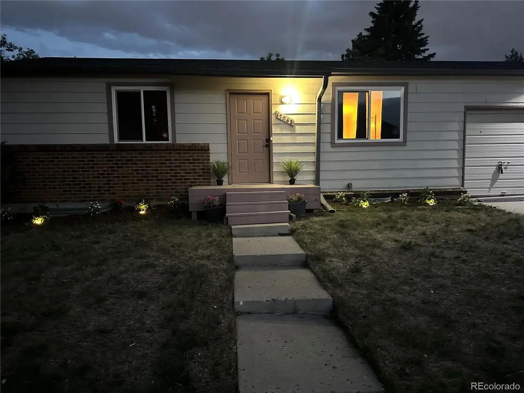17042 E Wagon Trail Parkway Aurora CO 80015