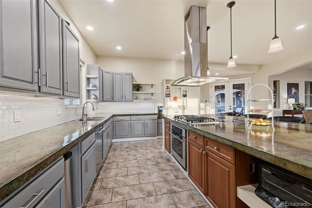 45330 Valdonna Circle Bennett CO 80102