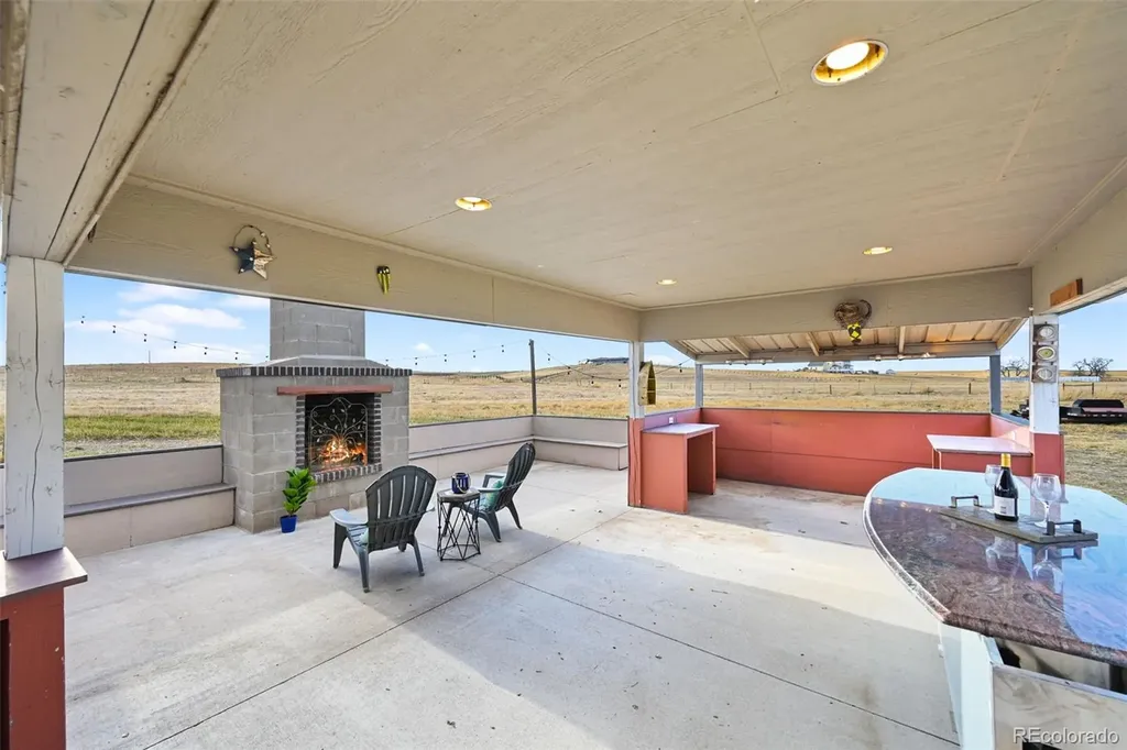 45330 Valdonna Circle Bennett CO 80102