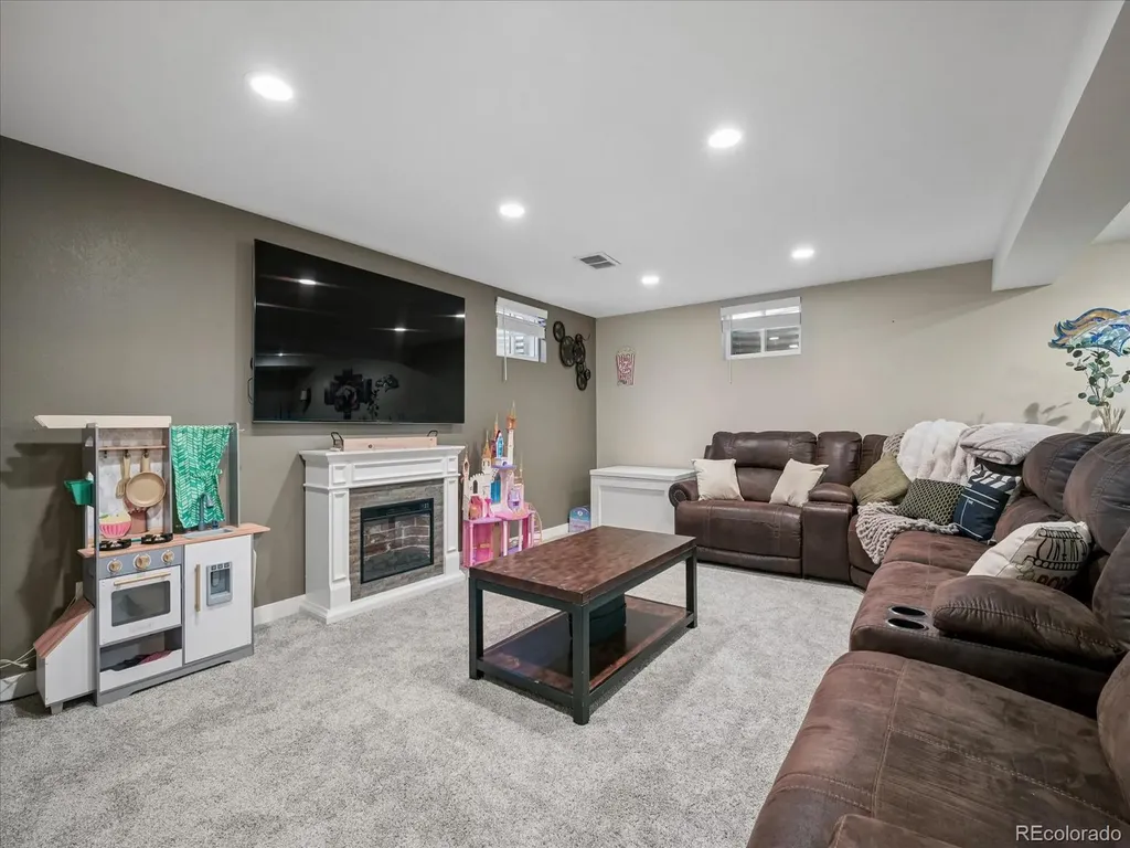 2717 S Upham Street Denver CO 80227