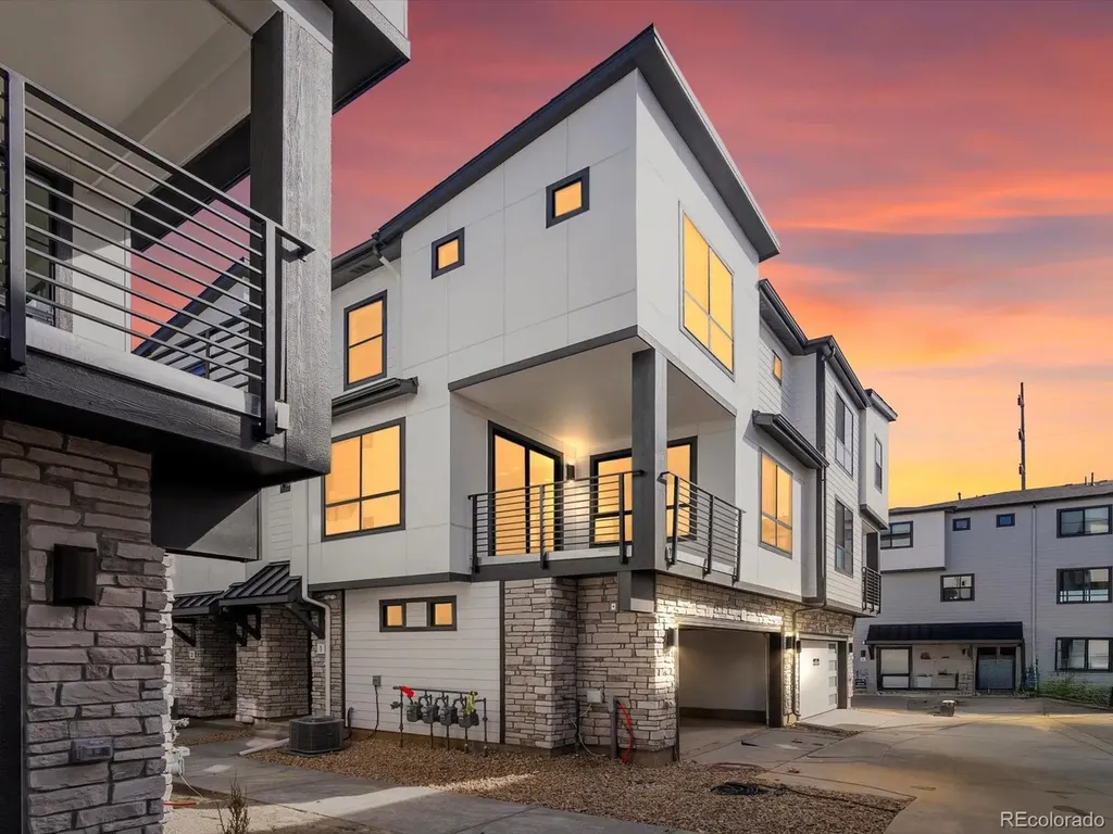 2062 S Holly Street Denver CO 80222