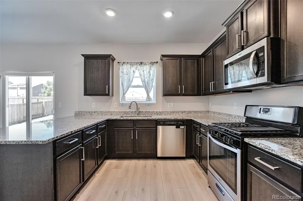 359 Maple Street Bennett CO 80102