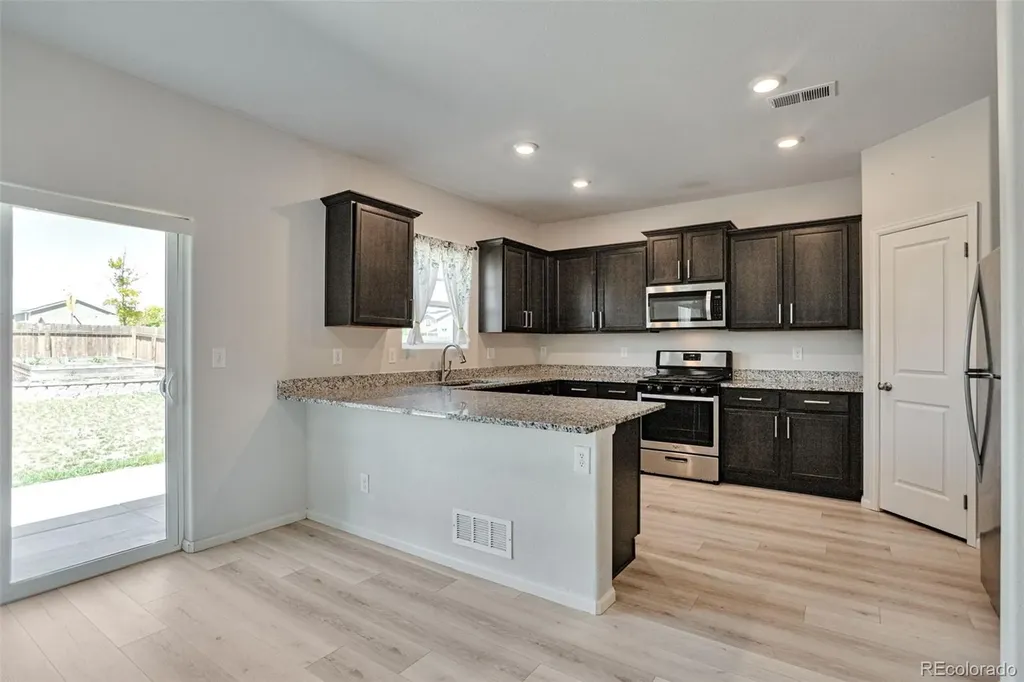 359 Maple Street Bennett CO 80102
