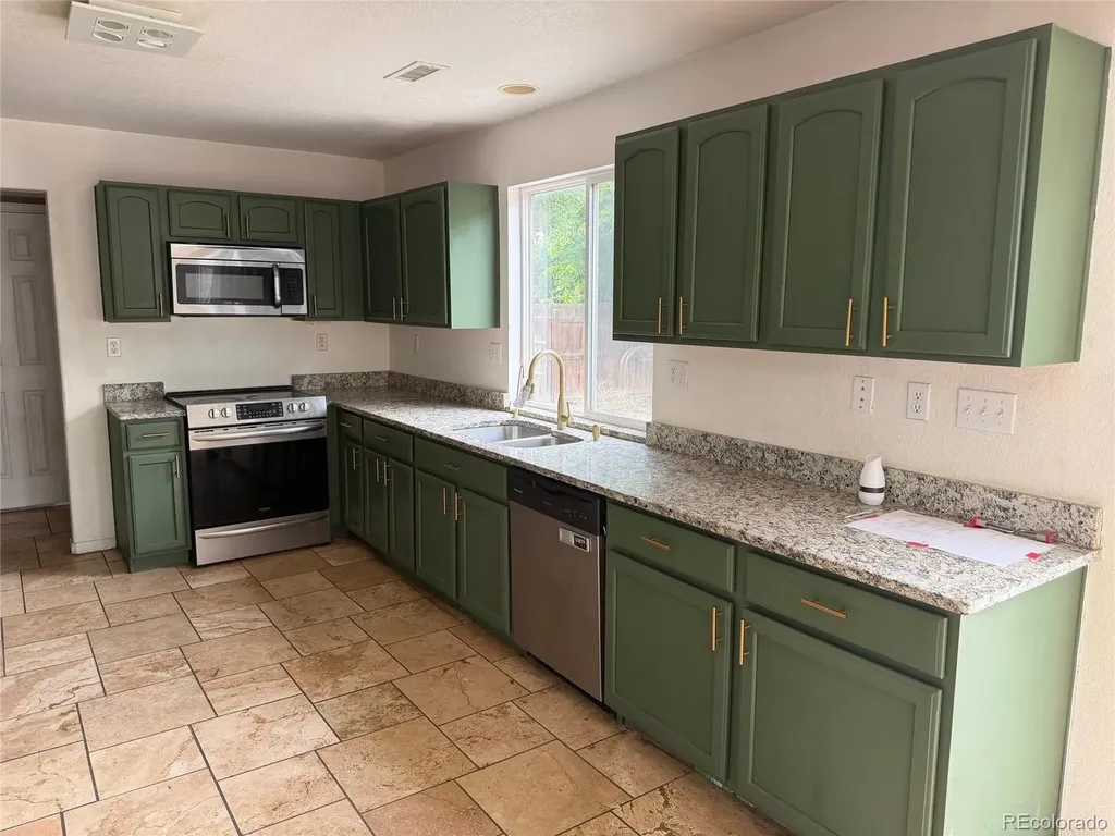 15333 E 98th Place Commerce City CO 80022