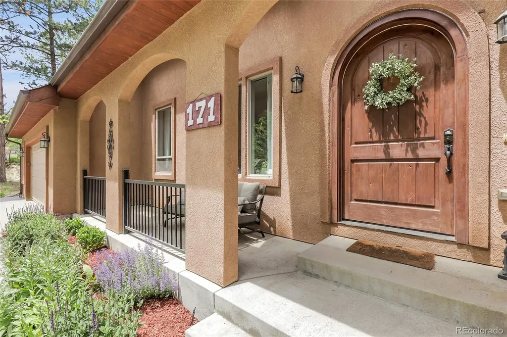 171 Columbine Street Larkspur CO 80118
