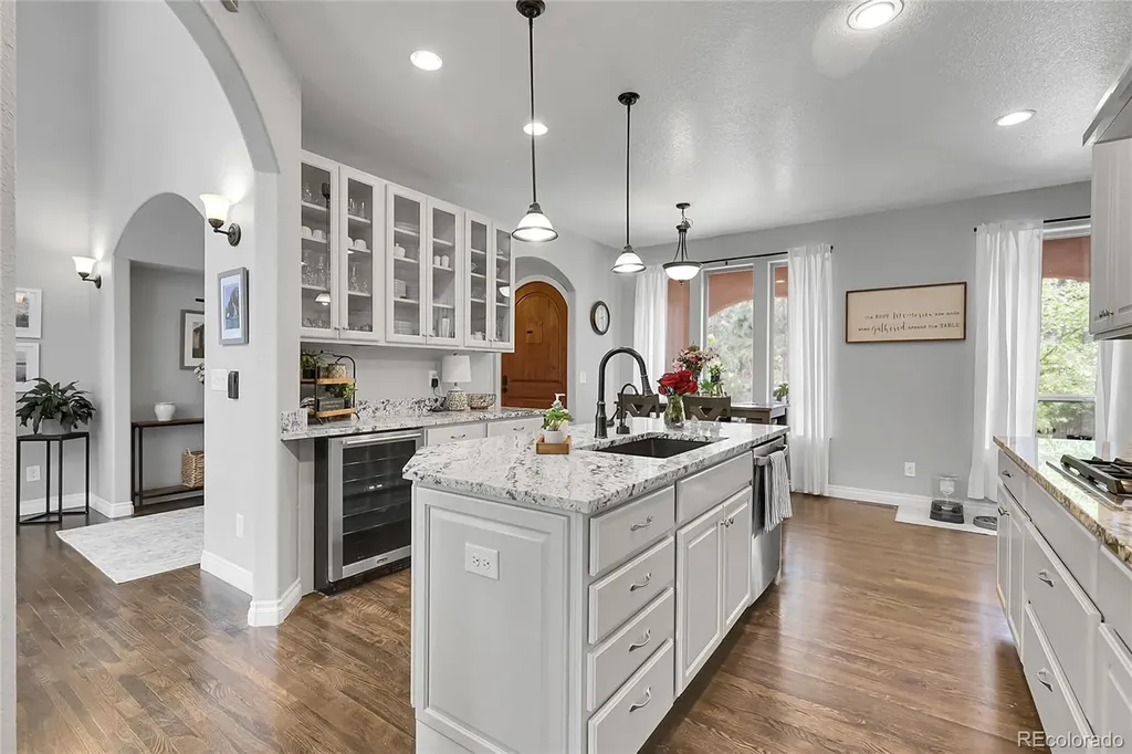 171 Columbine Street Larkspur CO 80118