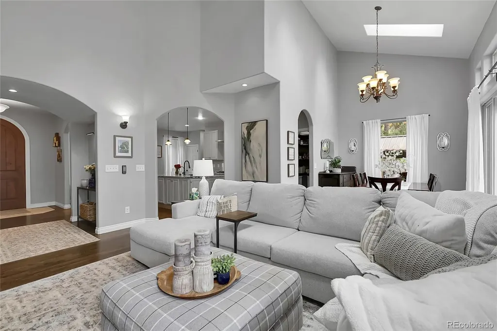 171 Columbine Street Larkspur CO 80118