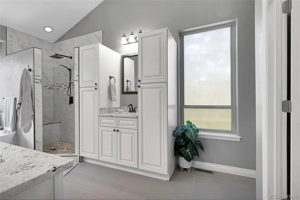 171 Columbine Street Larkspur CO 80118