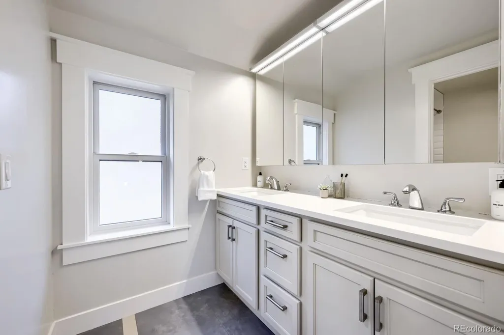 2322 Hudson Street Denver CO 80207