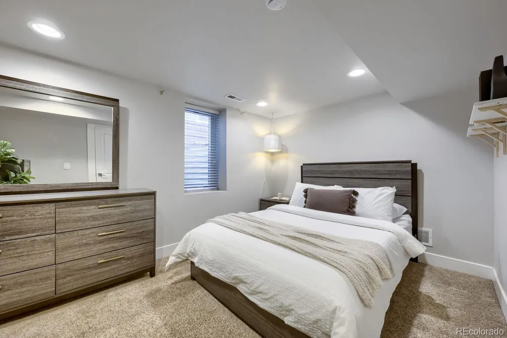 2322 Hudson Street Denver CO 80207