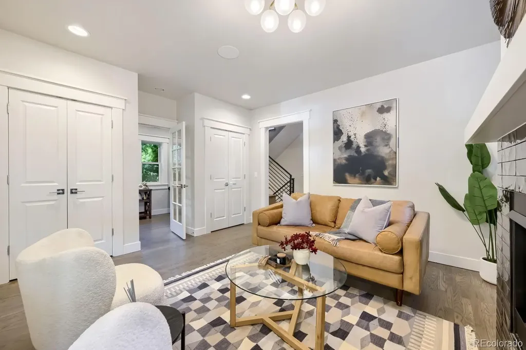 2322 Hudson Street Denver CO 80207