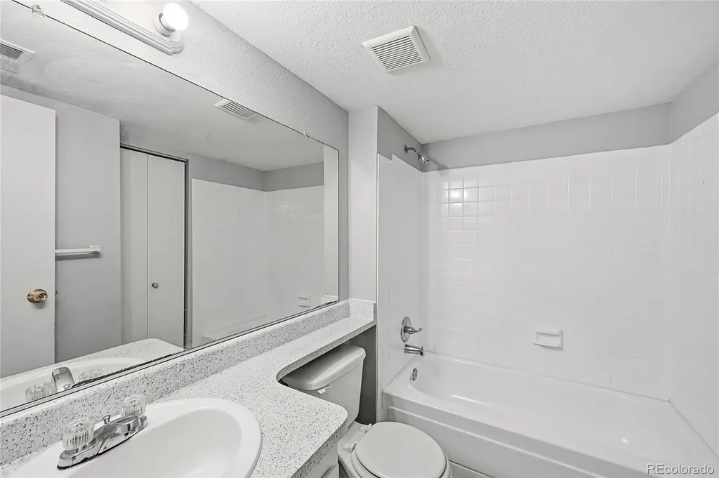 18064 E Ohio Aurora CO 80017