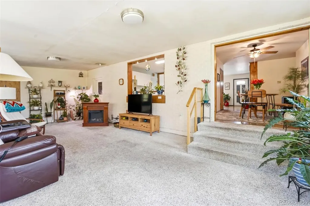 2927 S Stuart Street Denver CO 80236