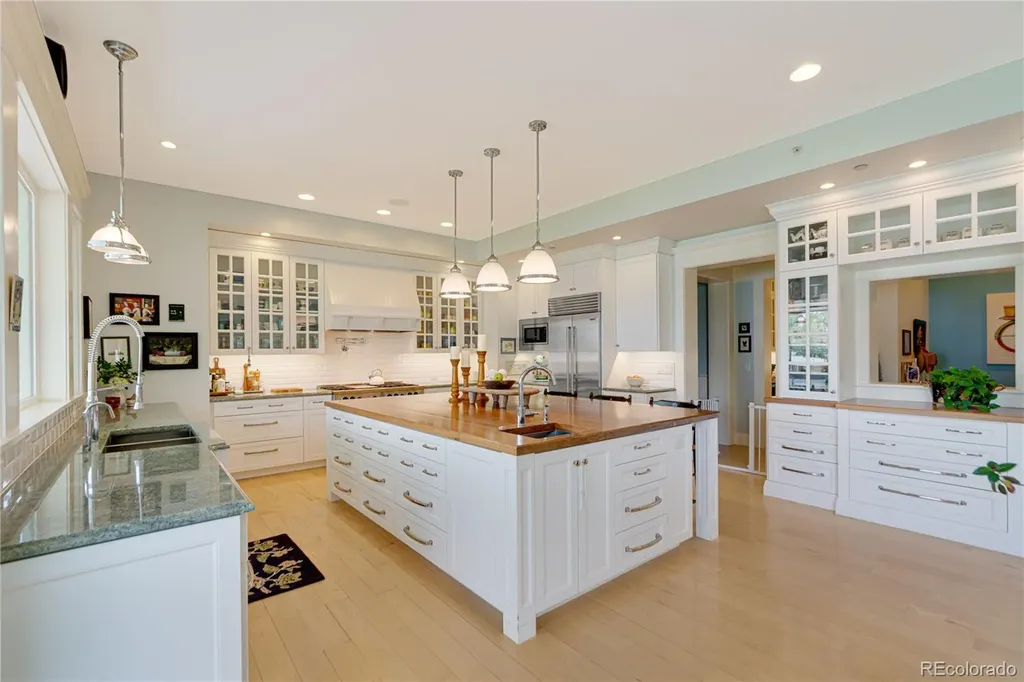 7933 Anchor Drive Longmont CO 80504