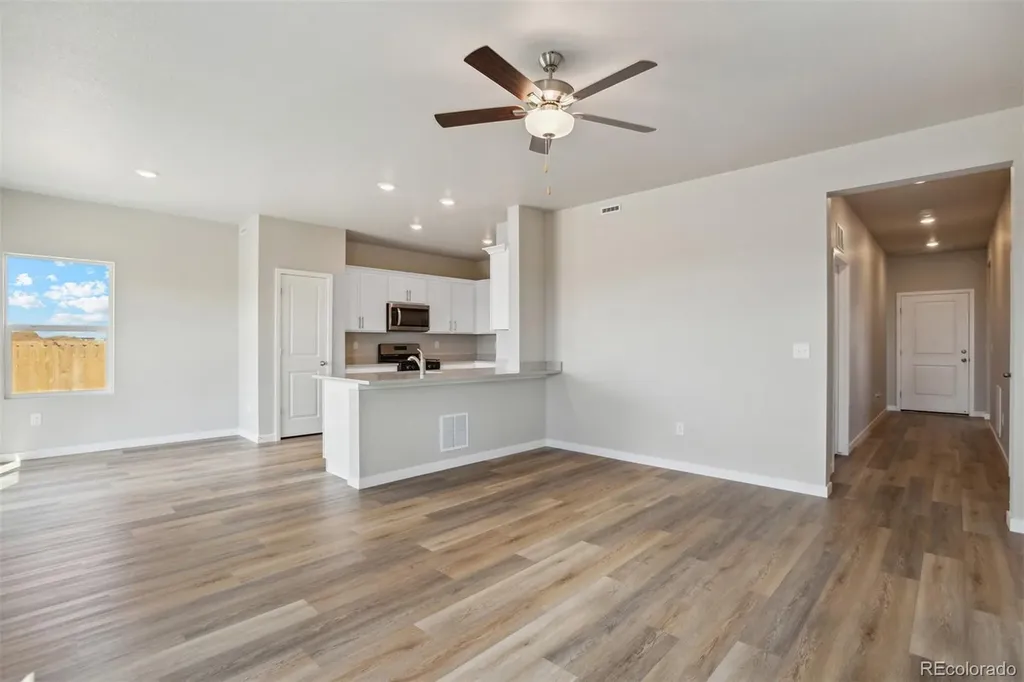 48245 Shetland Drive Bennett CO 80102