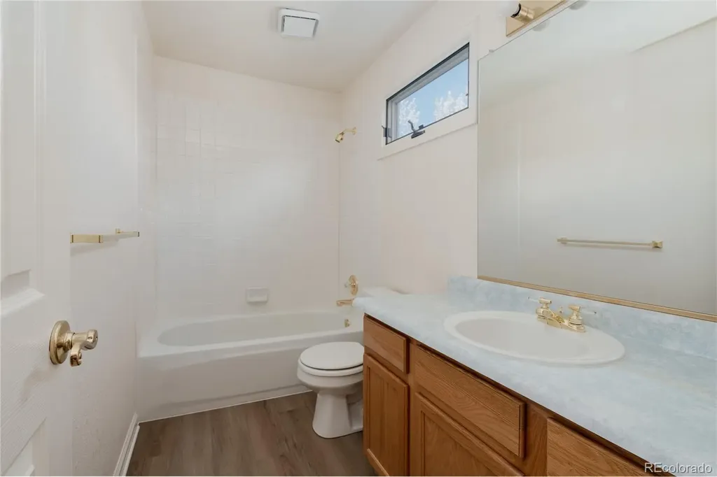 2630 S Iris Street Lakewood CO 80227