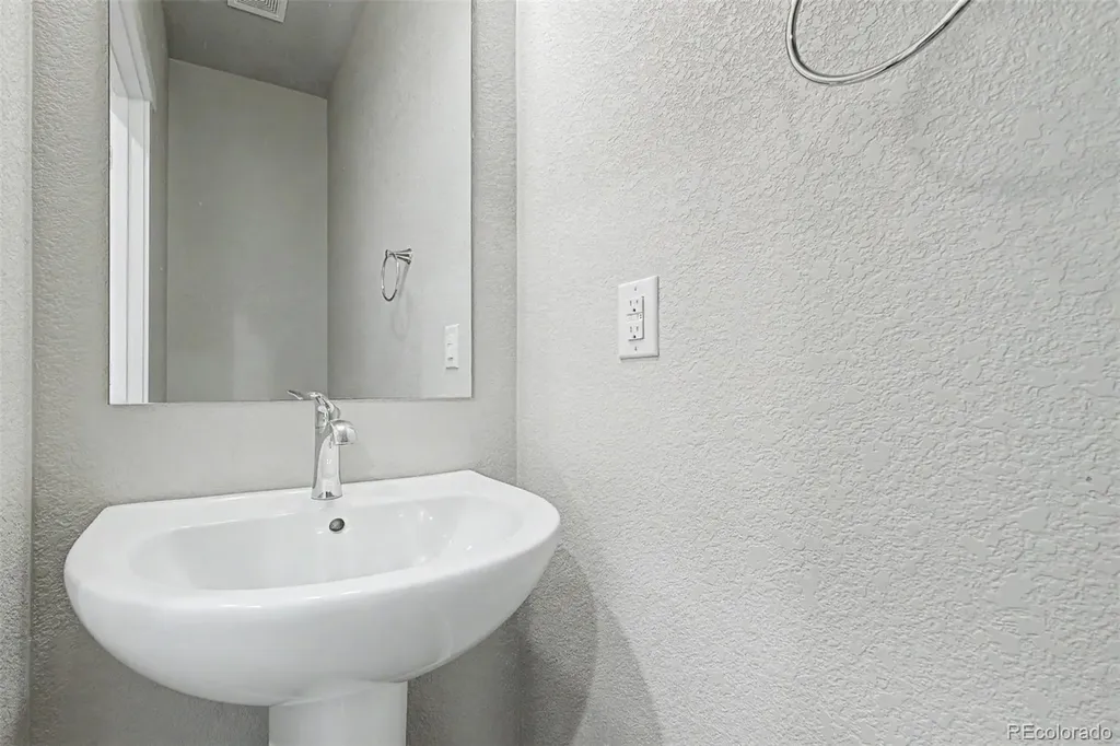 9729 Albion Lane Denver CO 80229