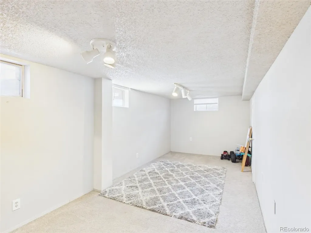 480 S Newland Street Lakewood CO 80226