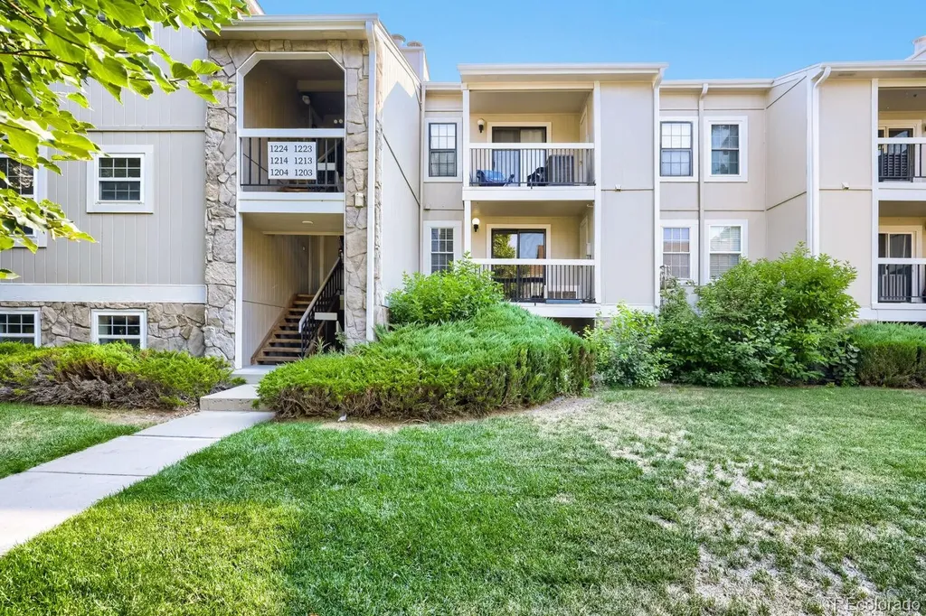 5565 W 76th Avenue Arvada CO 80003