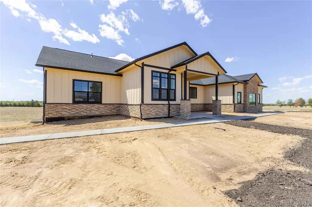 50255 Oak Park Drive Bennett CO 80102