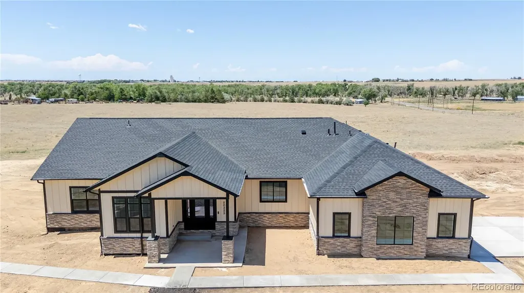 50255 Oak Park Drive Bennett CO 80102