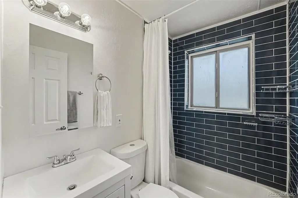 2290 W Center Avenue Denver CO 80223