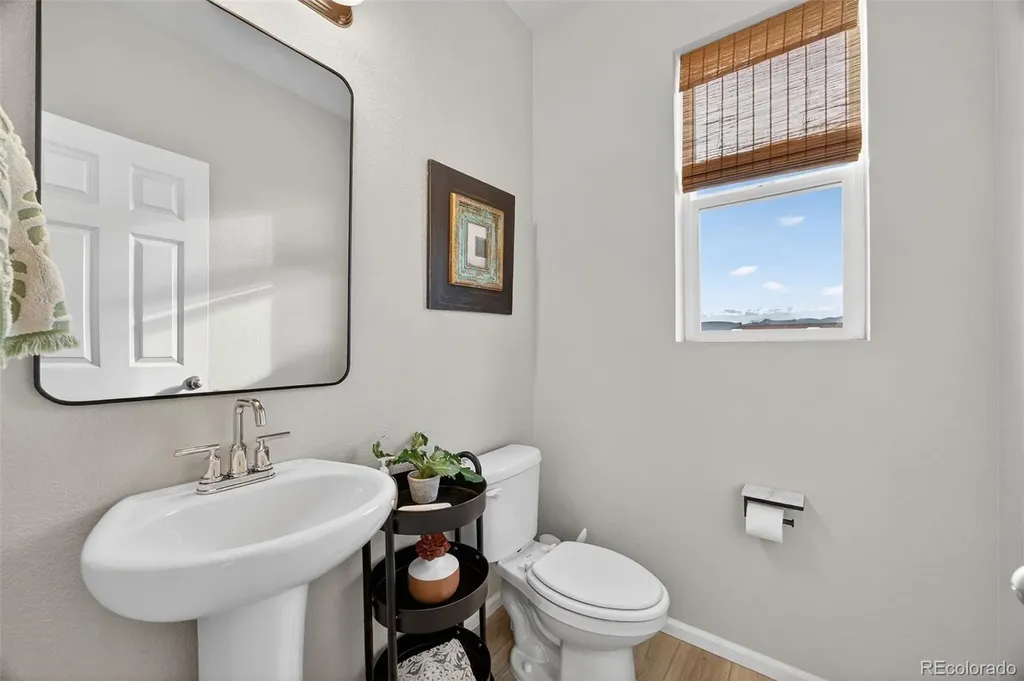 5738 Vivian Street Arvada CO 80002