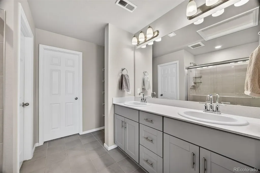 5738 Vivian Street Arvada CO 80002