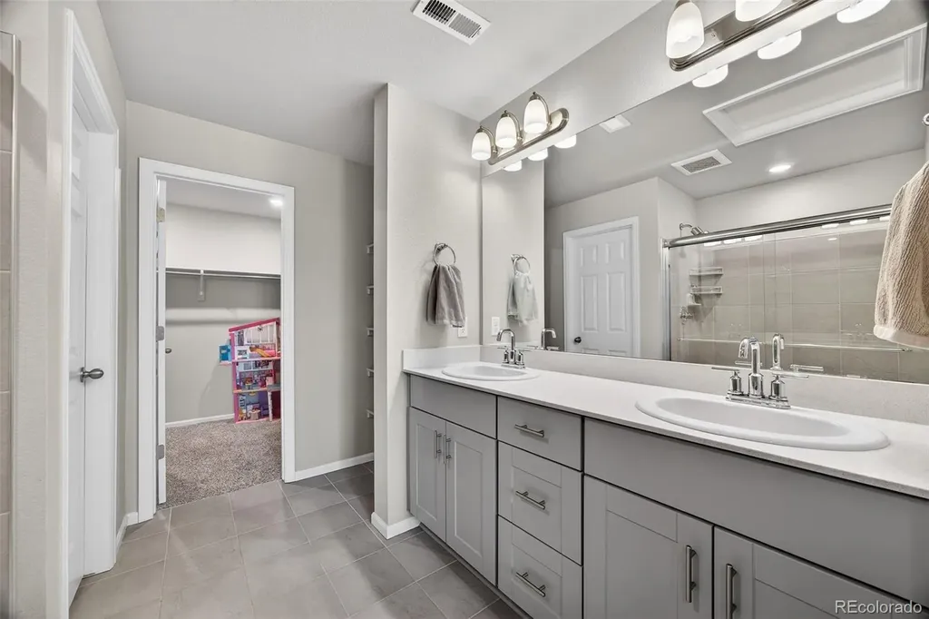5738 Vivian Street Arvada CO 80002