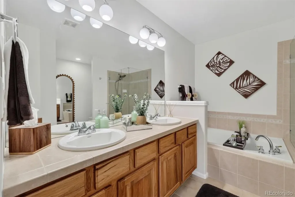 610 Clarendon Loop Castle Pines CO 80108