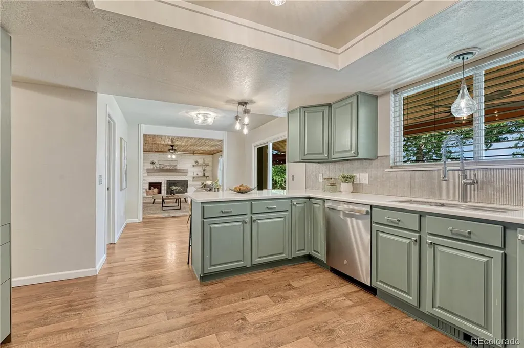 6552 W Calhoun Place Littleton CO 80123