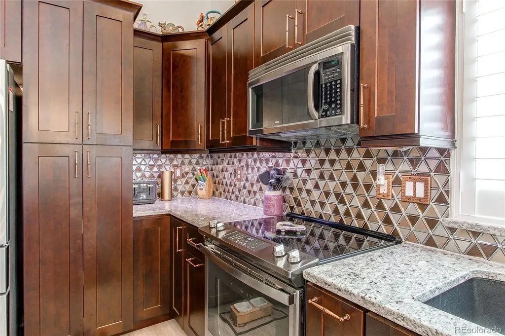 6084 W Utah Lane Denver CO 80232