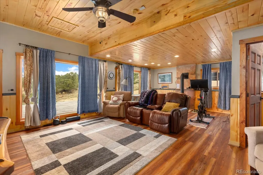 40 Bear Ridge Road Westcliffe CO 81252