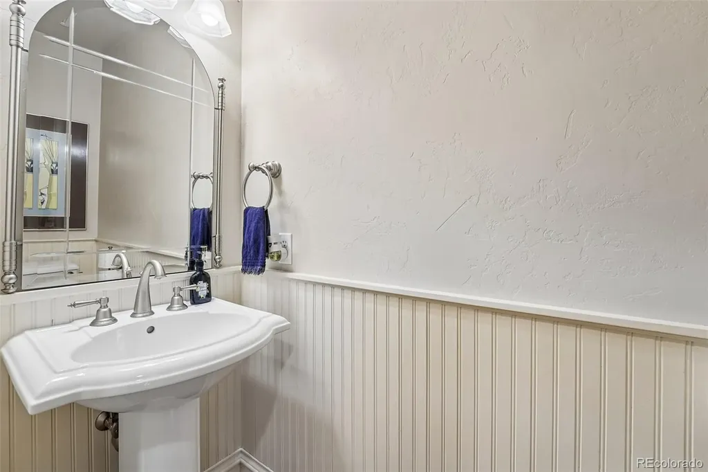 5850 N 79th Street Niwot CO 80503