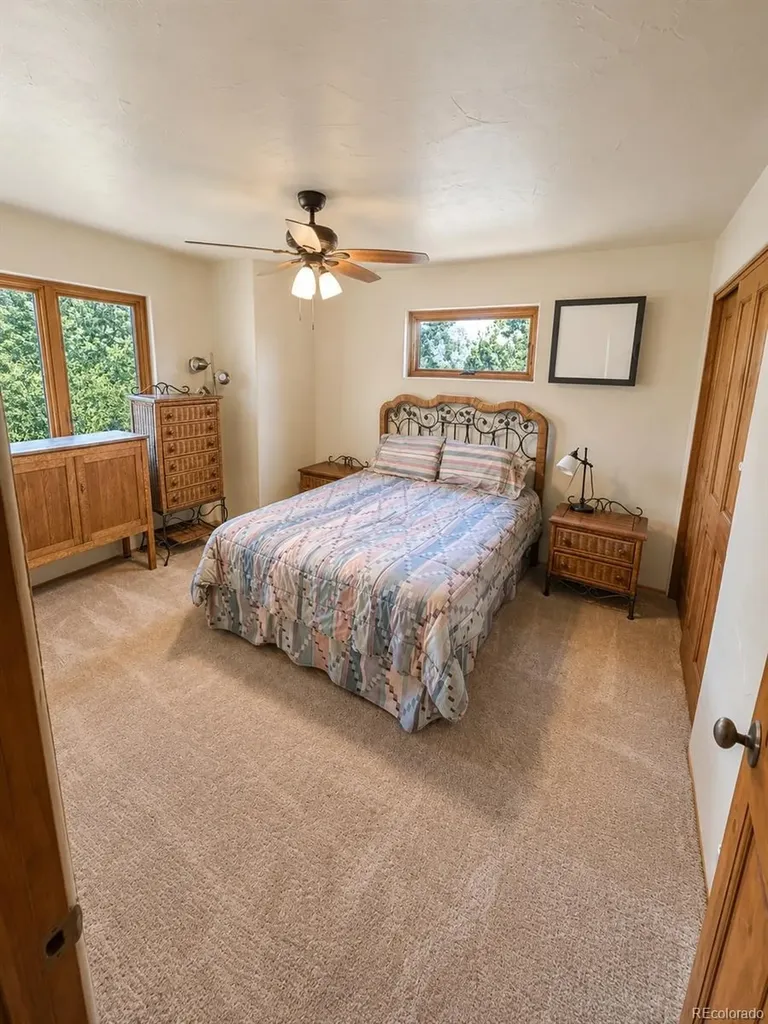 945 Oxford Lane Colorado Springs CO 80905