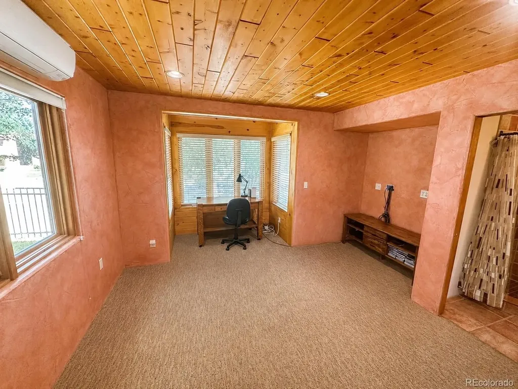 945 Oxford Lane Colorado Springs CO 80905