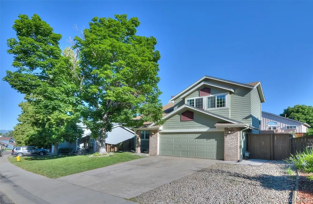 1025 Brittany Way Littleton CO 80126