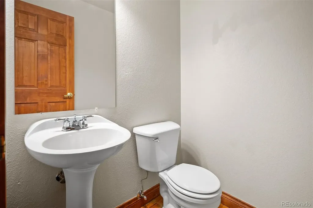 3249 W Fairview Place Denver CO 80211