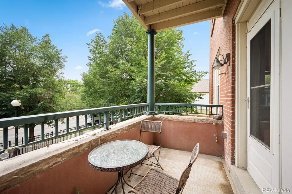 3249 W Fairview Place Denver CO 80211