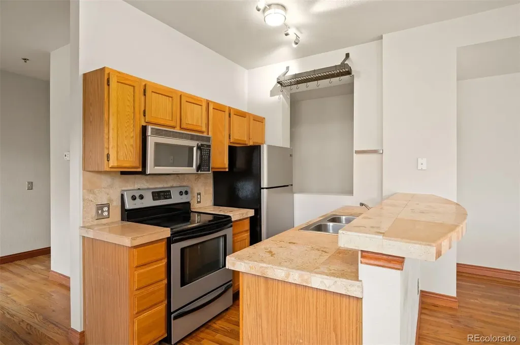 3249 W Fairview Place Denver CO 80211