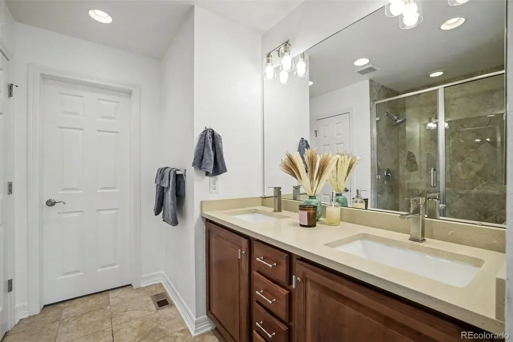 3164 Geneva Court Denver CO 80238