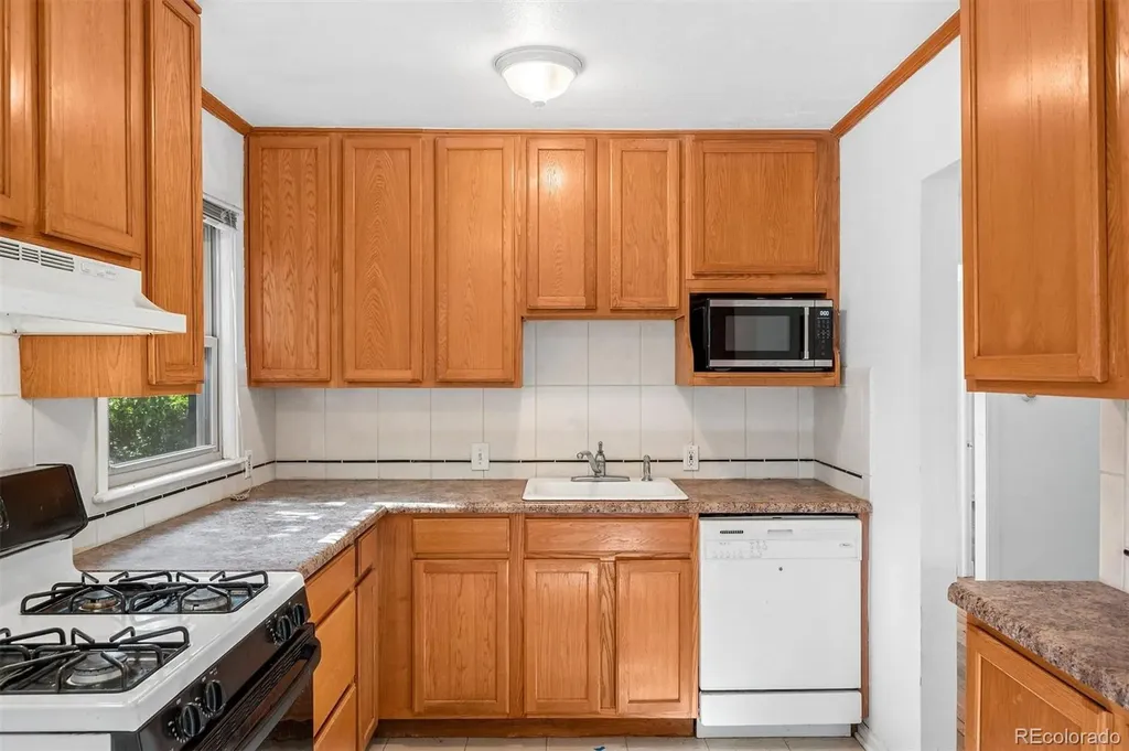 4564 S Pennsylvania Street Englewood CO 80113