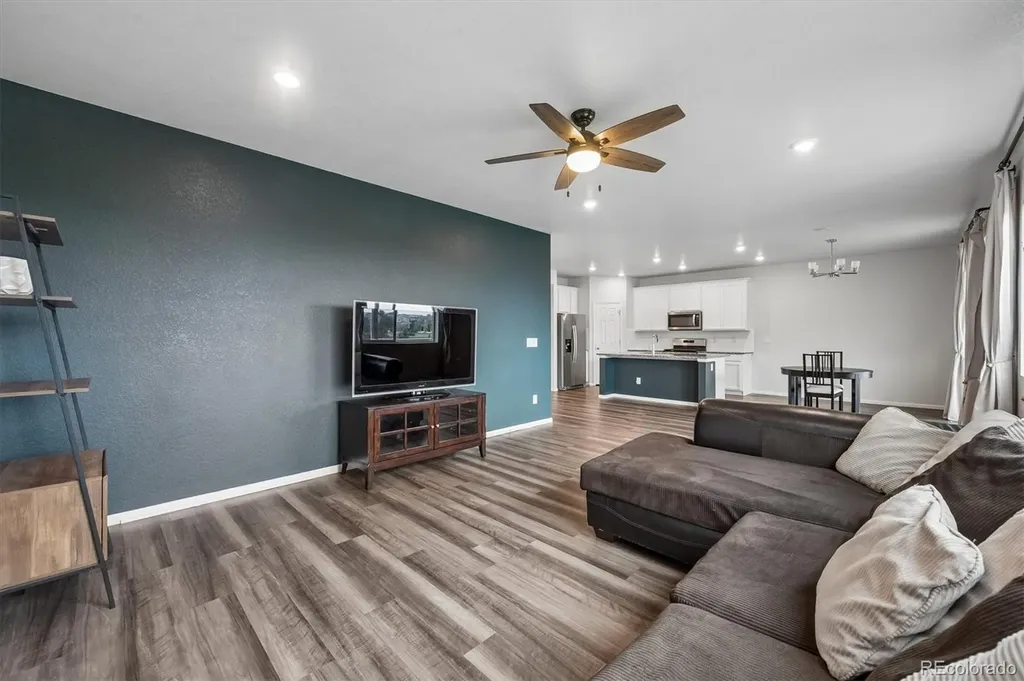 4126 S Netherland Circle Aurora CO 80013