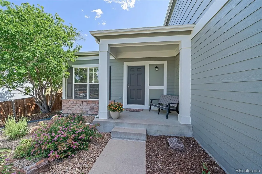 19130 E Ithaca Drive Aurora CO 80013
