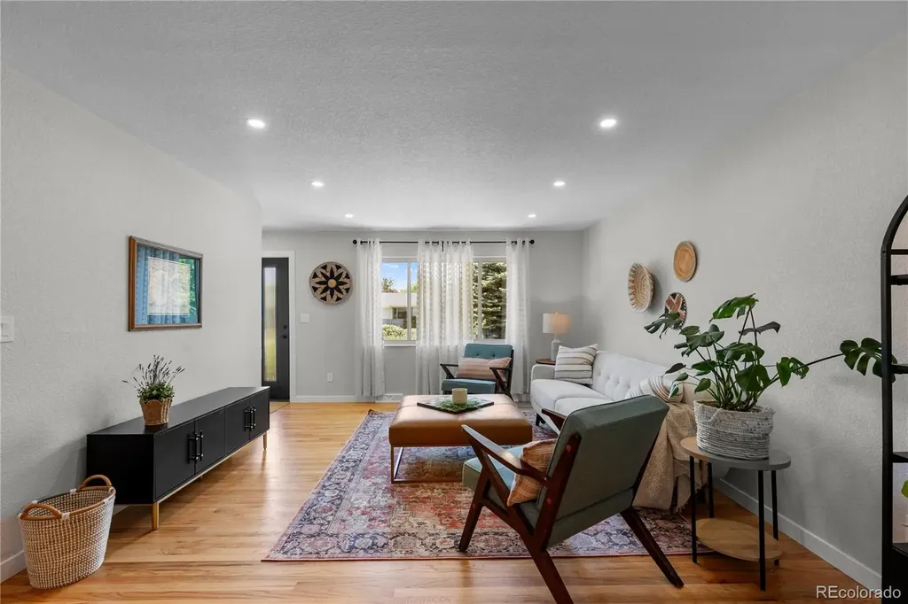 954 S Ivy Street Denver CO 80224