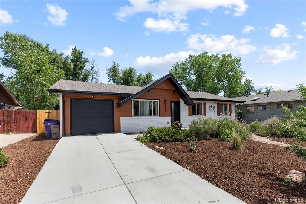 954 S Ivy Street Denver CO 80224