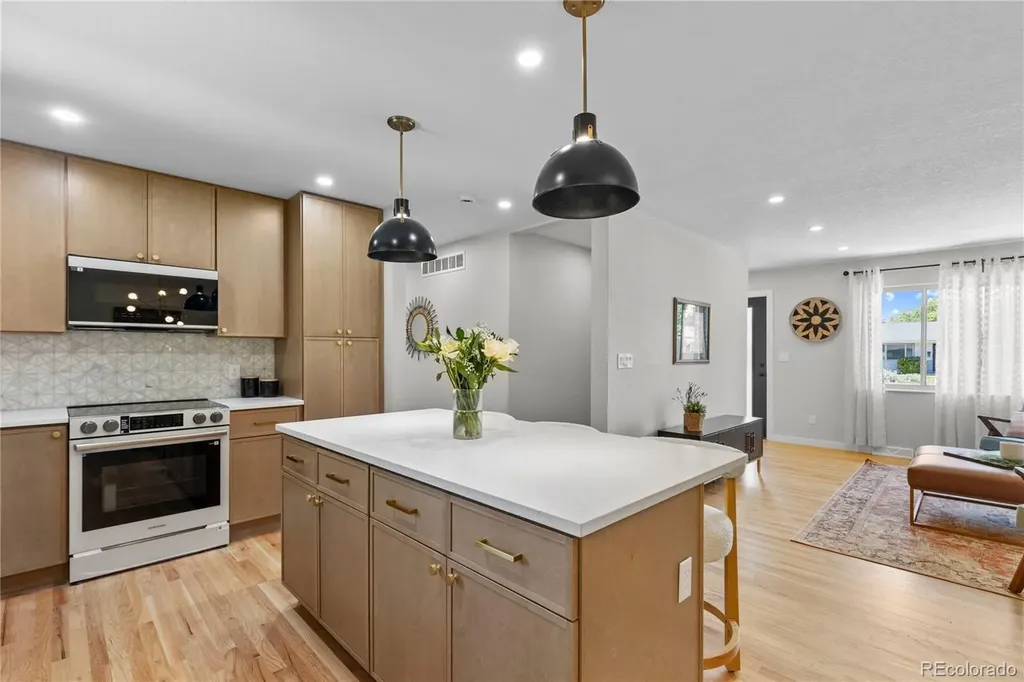 954 S Ivy Street Denver CO 80224