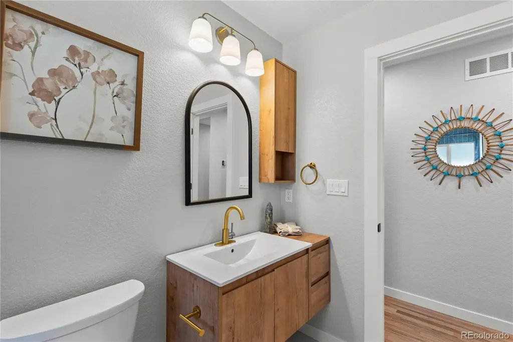954 S Ivy Street Denver CO 80224