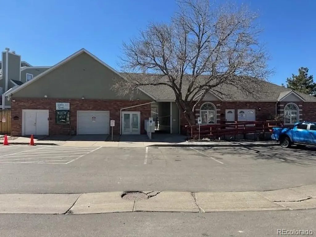 992 S Dearborn Way Aurora CO 80012