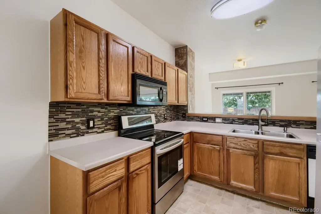 12324 E 2nd Drive Aurora CO 80011